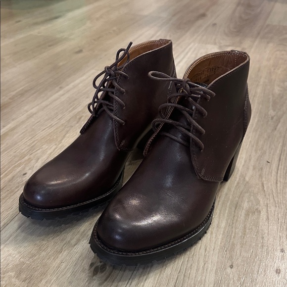 NWOB RANCH ROAD LEATHER ANKLE BOOTS
Starr Brown 7.5 - Picture 2 of 10